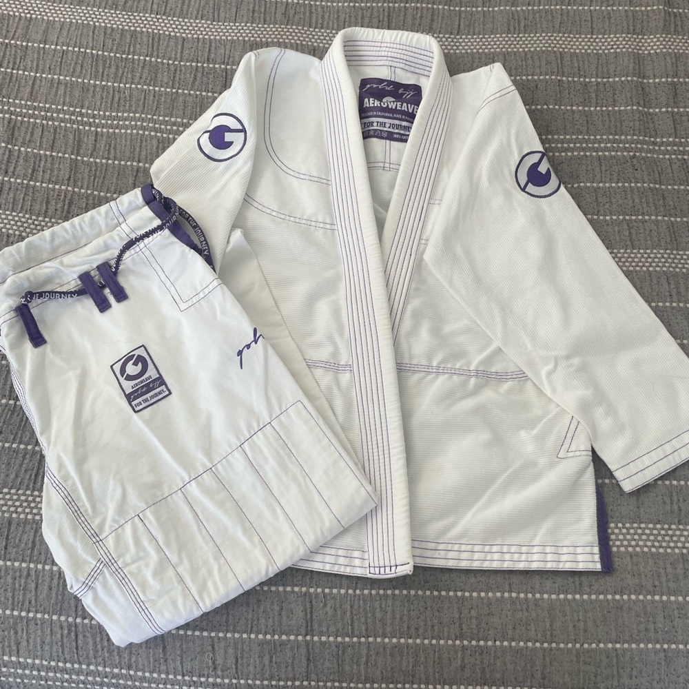 Women’s Gold BJJ White Jiu Jitsu Gi with Purple Accents size F0 NWOT